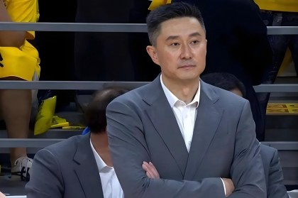 mk体育官方-CBA名记质疑杜锋：第四节比赛，为何要弃用徐杰？