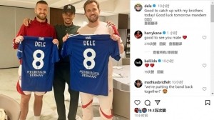 拜访老队友阿里晒与凯恩、戴尔合照：很高兴与兄弟们叙旧！