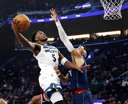 三分惜败！主帅布置战术，哈登冷眼旁观！快船暗战继续！